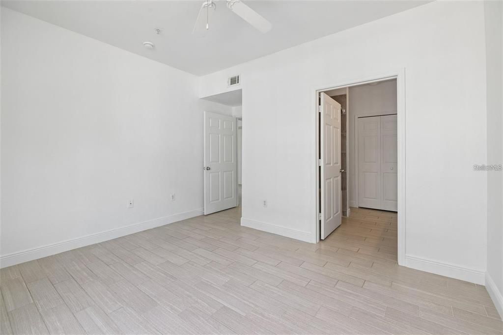 For Rent: $2,050 (2 beds, 2 baths, 1112 Square Feet)