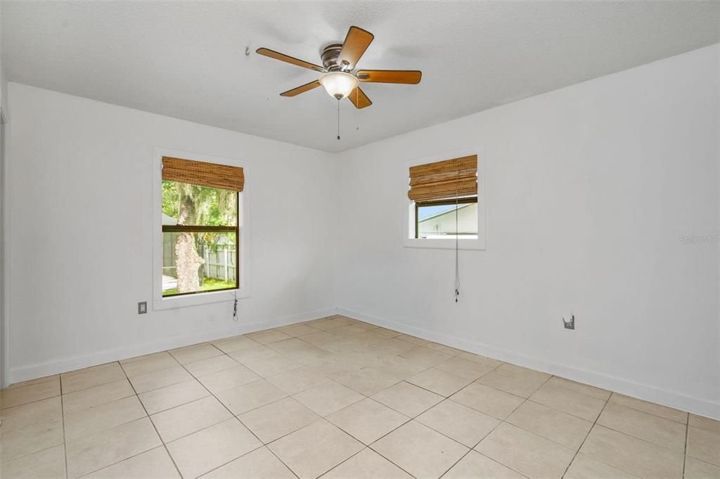 En Venta: $369,900 (3 camas, 2 baños, 1176 Pies cuadrados)