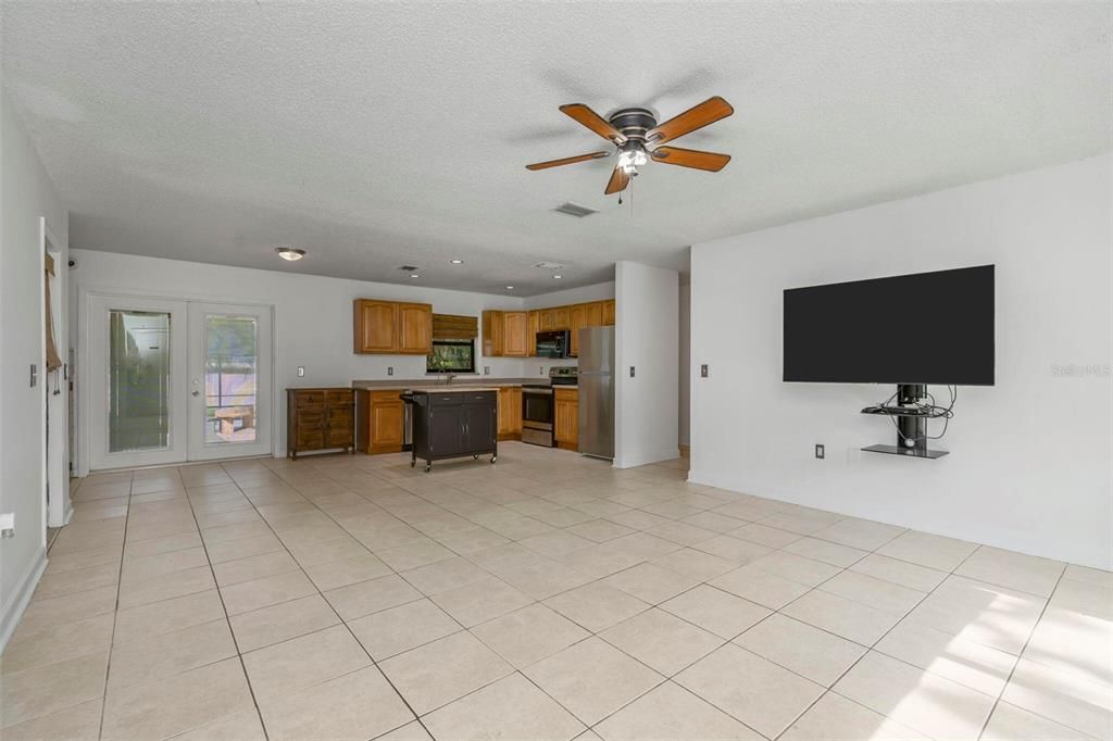 En Venta: $369,900 (3 camas, 2 baños, 1176 Pies cuadrados)