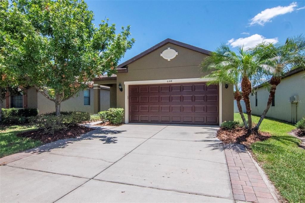 For Sale: $350,000 (3 beds, 2 baths, 1551 Square Feet)