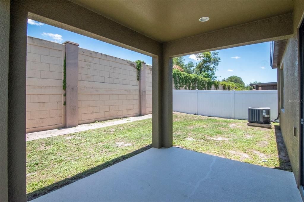 For Sale: $350,000 (3 beds, 2 baths, 1551 Square Feet)