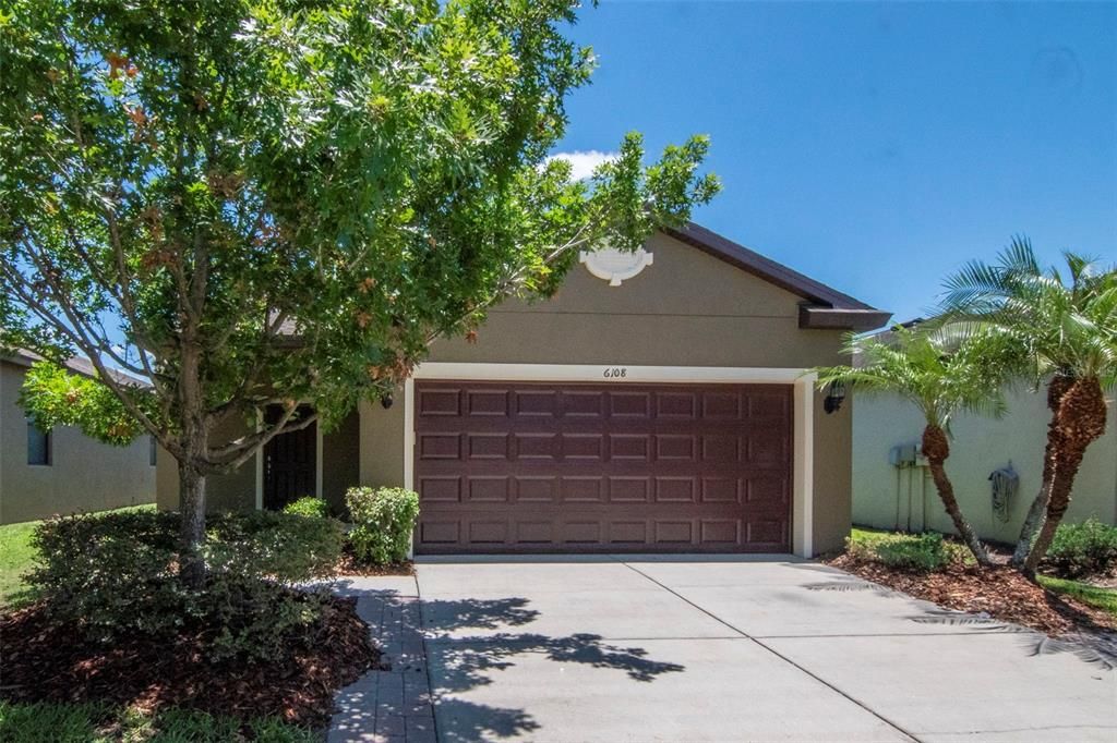 For Sale: $350,000 (3 beds, 2 baths, 1551 Square Feet)