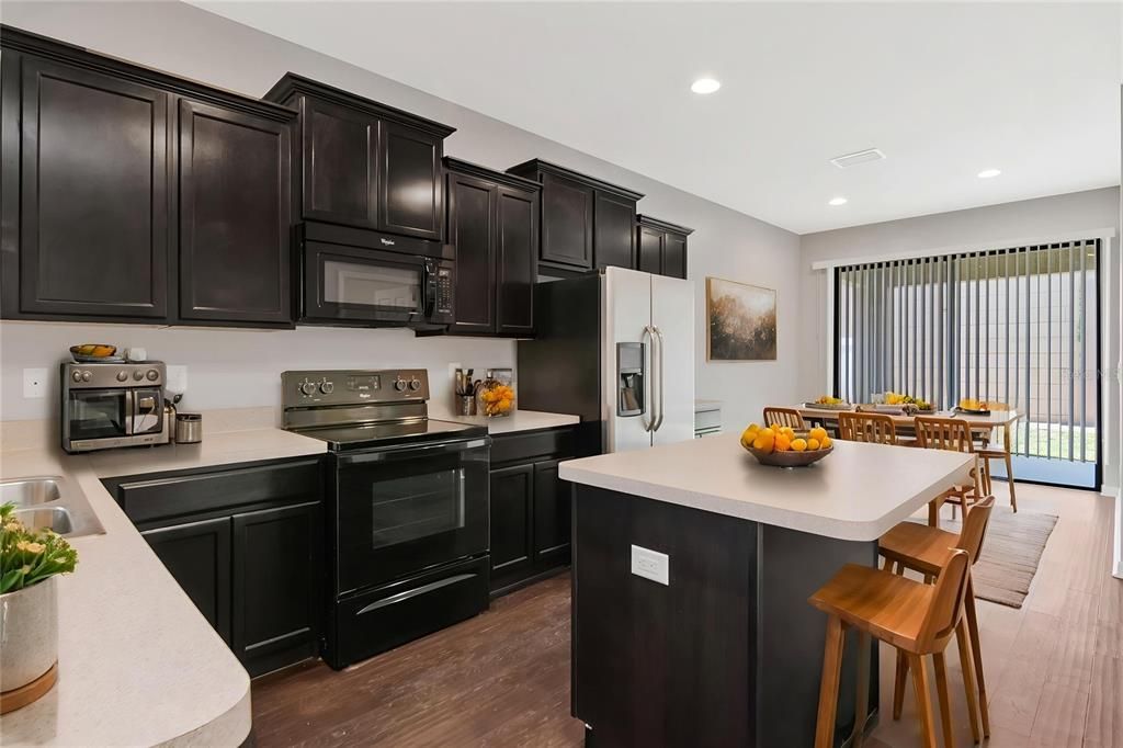 For Sale: $350,000 (3 beds, 2 baths, 1551 Square Feet)