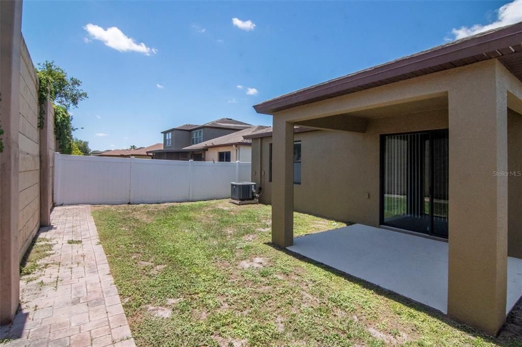 For Sale: $350,000 (3 beds, 2 baths, 1551 Square Feet)