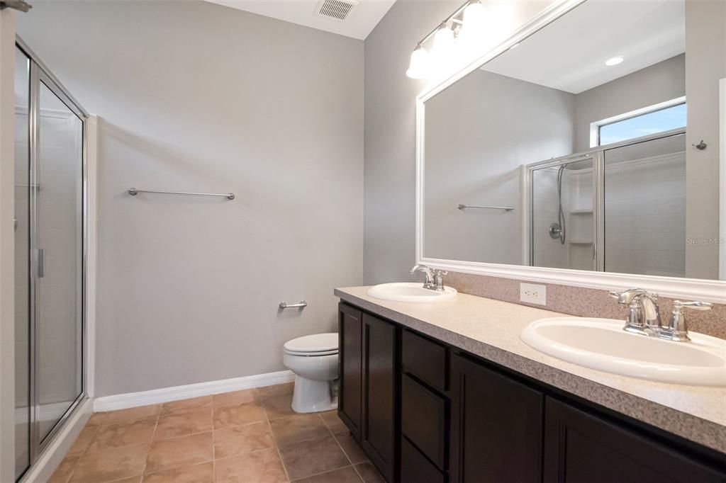For Sale: $350,000 (3 beds, 2 baths, 1551 Square Feet)