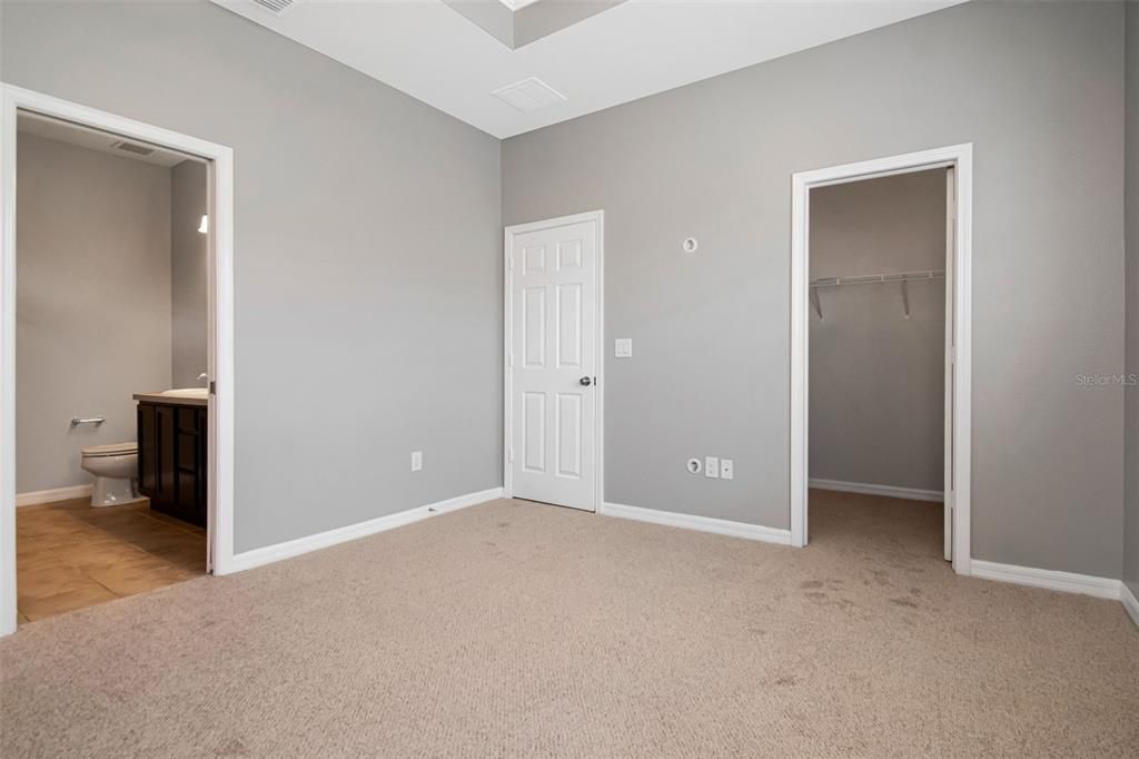 For Sale: $350,000 (3 beds, 2 baths, 1551 Square Feet)