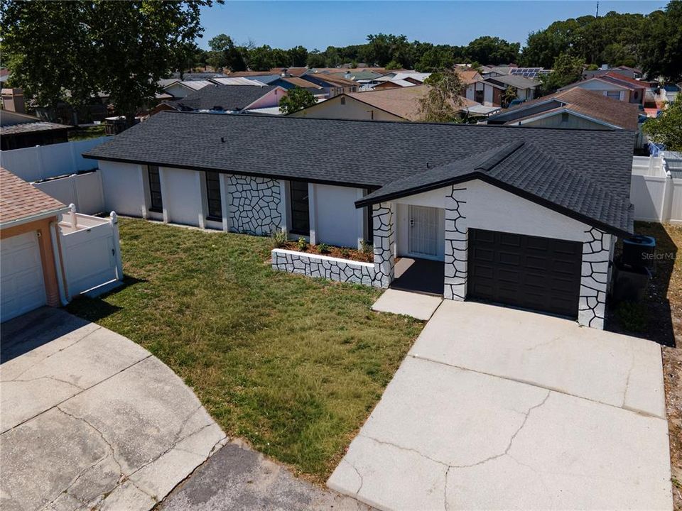 En Venta: $415,000 (3 camas, 2 baños, 1570 Pies cuadrados)