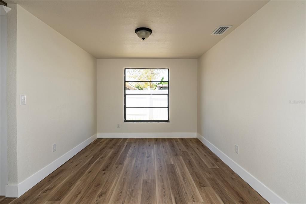 En Venta: $415,000 (3 camas, 2 baños, 1570 Pies cuadrados)