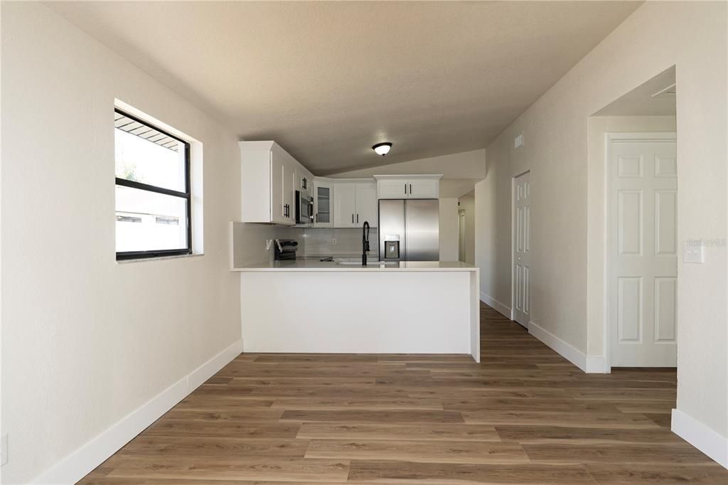 En Venta: $415,000 (3 camas, 2 baños, 1570 Pies cuadrados)