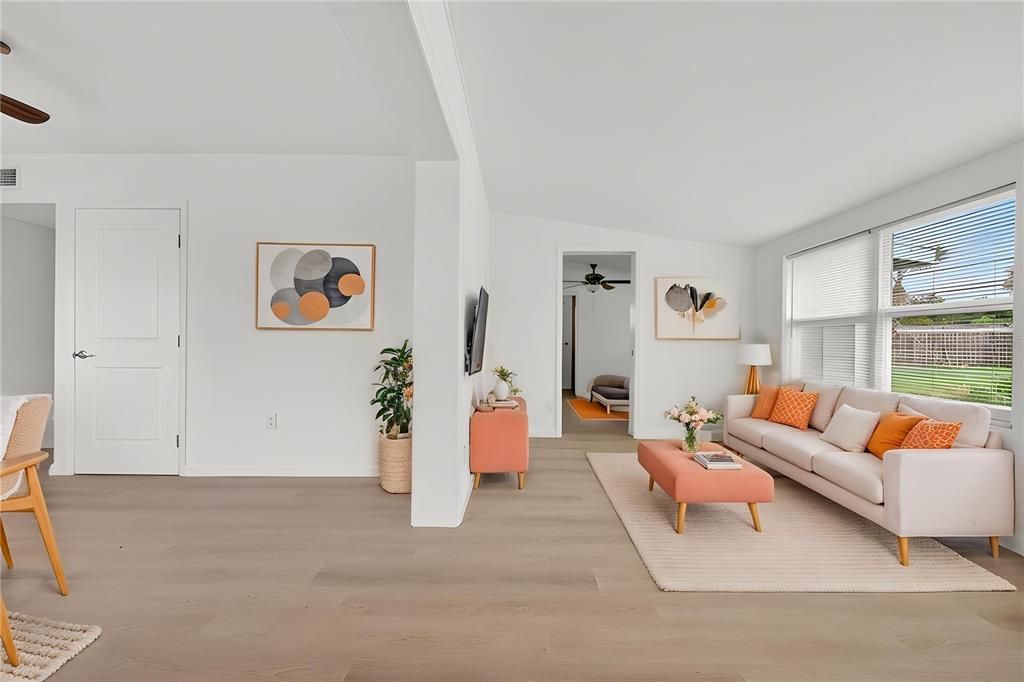 Active With Contract: $189,000 (2 beds, 2 baths, 1287 Square Feet)
