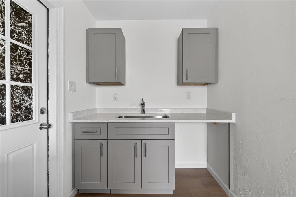 Active With Contract: $189,000 (2 beds, 2 baths, 1287 Square Feet)