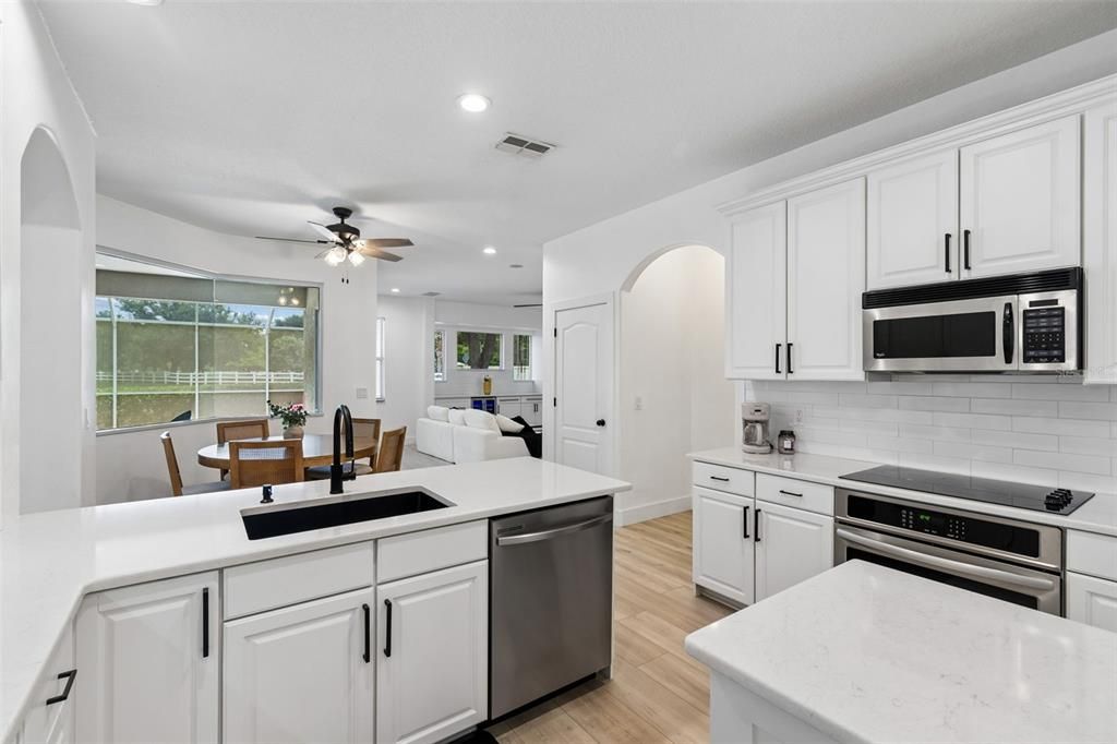 En Venta: $825,000 (5 camas, 3 baños, 3514 Pies cuadrados)