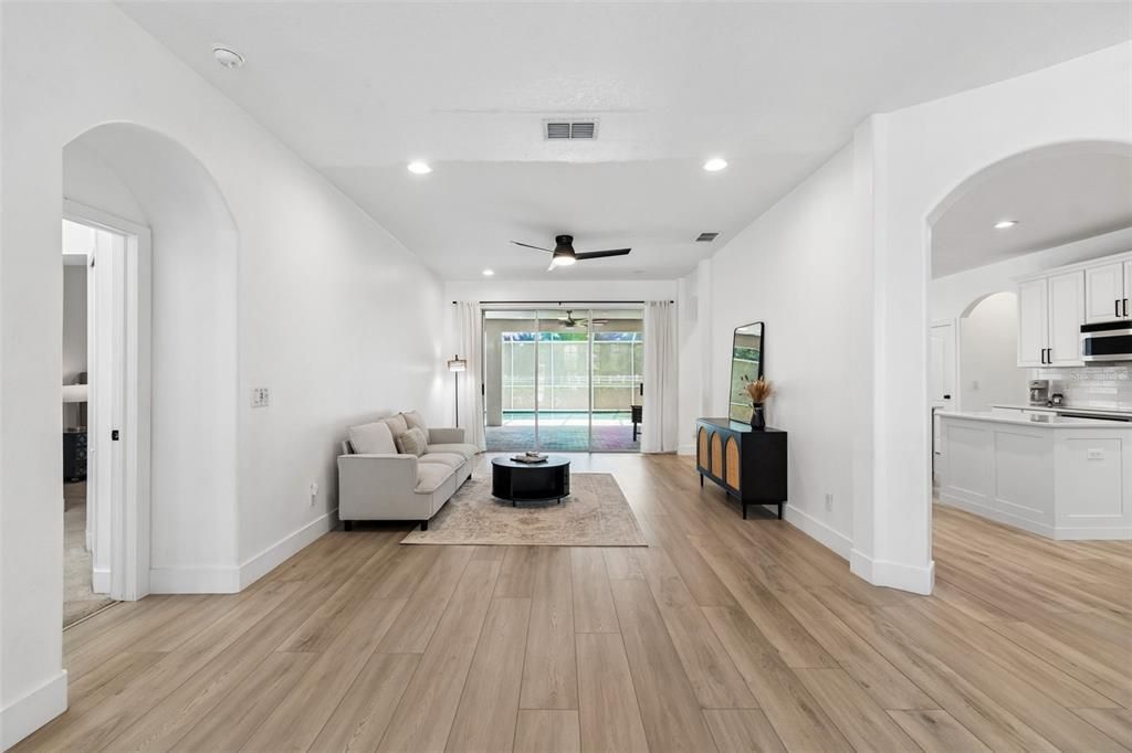 En Venta: $825,000 (5 camas, 3 baños, 3514 Pies cuadrados)
