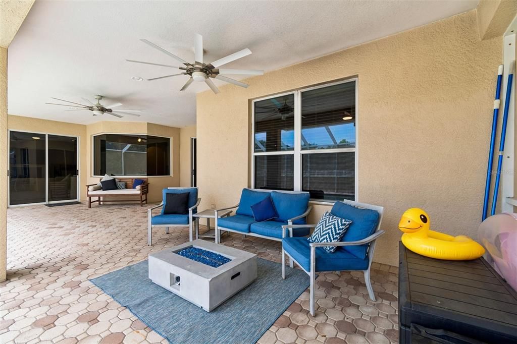 En Venta: $825,000 (5 camas, 3 baños, 3514 Pies cuadrados)