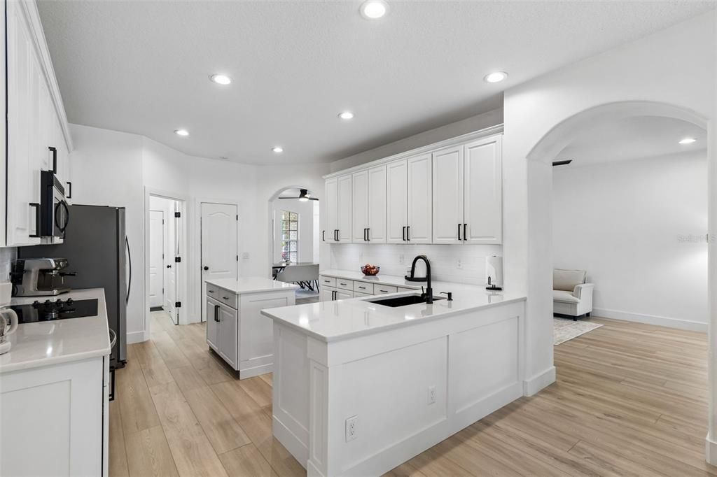 En Venta: $825,000 (5 camas, 3 baños, 3514 Pies cuadrados)