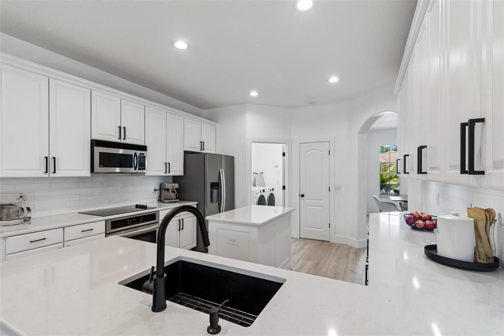 En Venta: $825,000 (5 camas, 3 baños, 3514 Pies cuadrados)