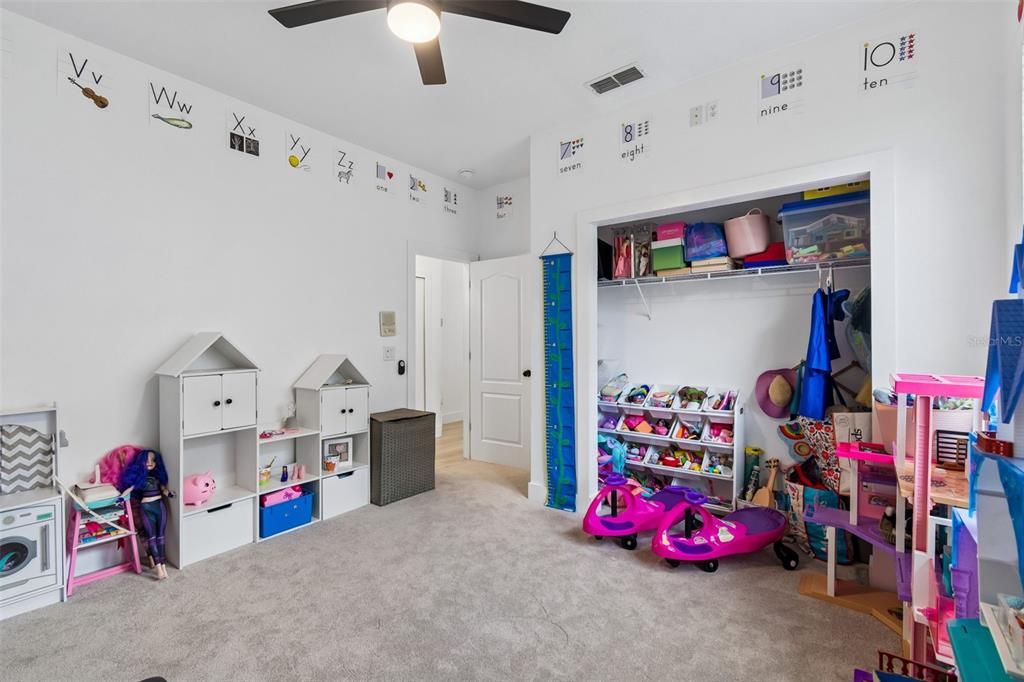 En Venta: $825,000 (5 camas, 3 baños, 3514 Pies cuadrados)