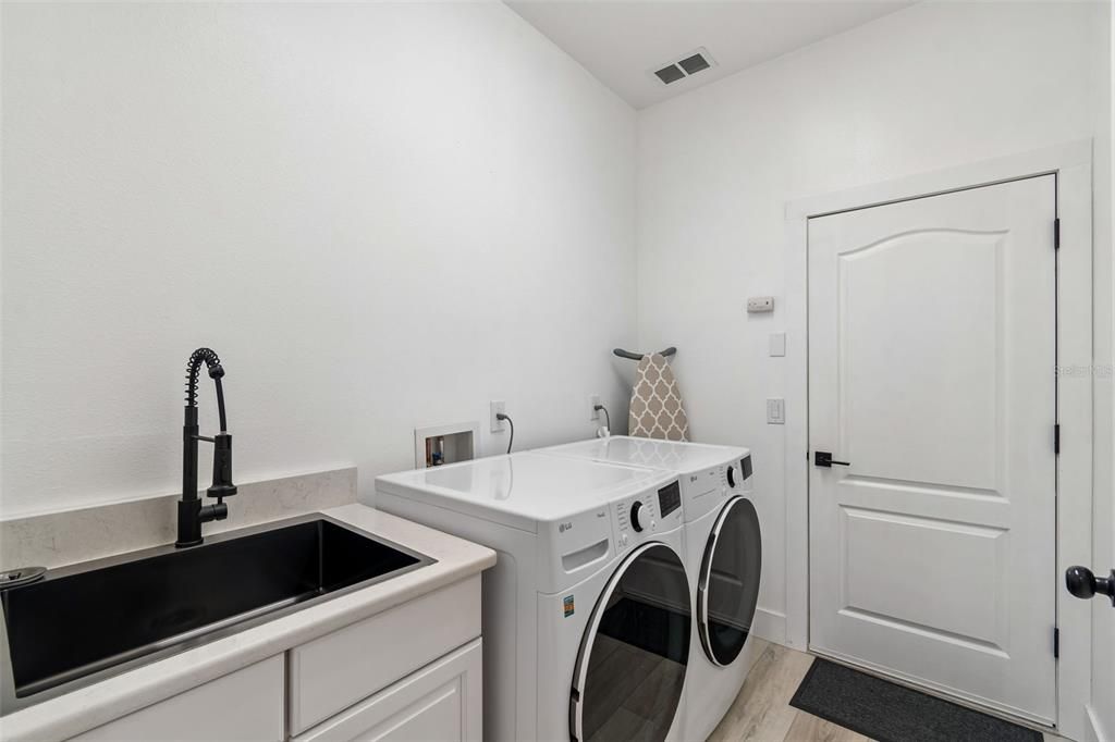En Venta: $825,000 (5 camas, 3 baños, 3514 Pies cuadrados)
