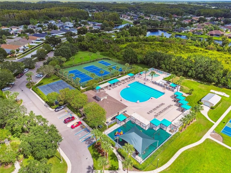 En Venta: $825,000 (5 camas, 3 baños, 3514 Pies cuadrados)