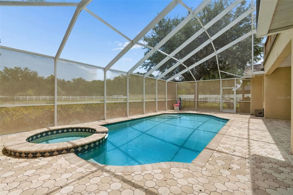 En Venta: $825,000 (5 camas, 3 baños, 3514 Pies cuadrados)
