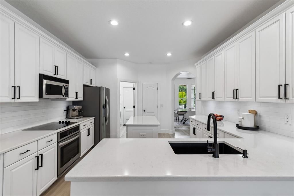 En Venta: $825,000 (5 camas, 3 baños, 3514 Pies cuadrados)