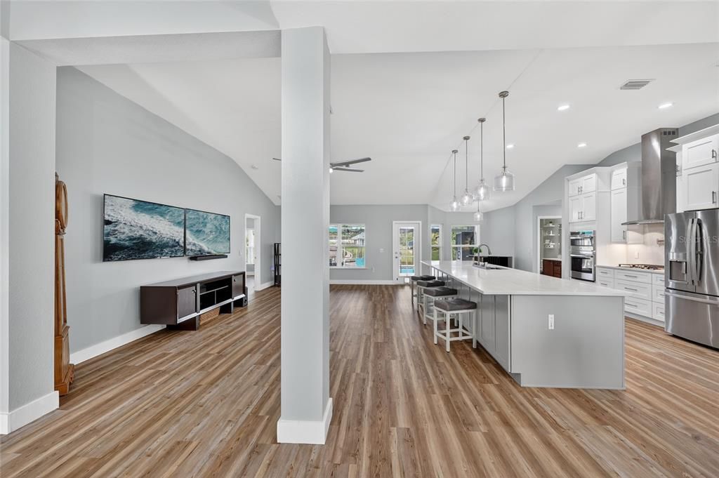 En Venta: $719,000 (4 camas, 2 baños, 2299 Pies cuadrados)