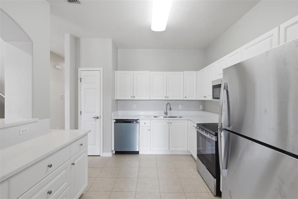 En Venta: $325,000 (3 camas, 3 baños, 1794 Pies cuadrados)