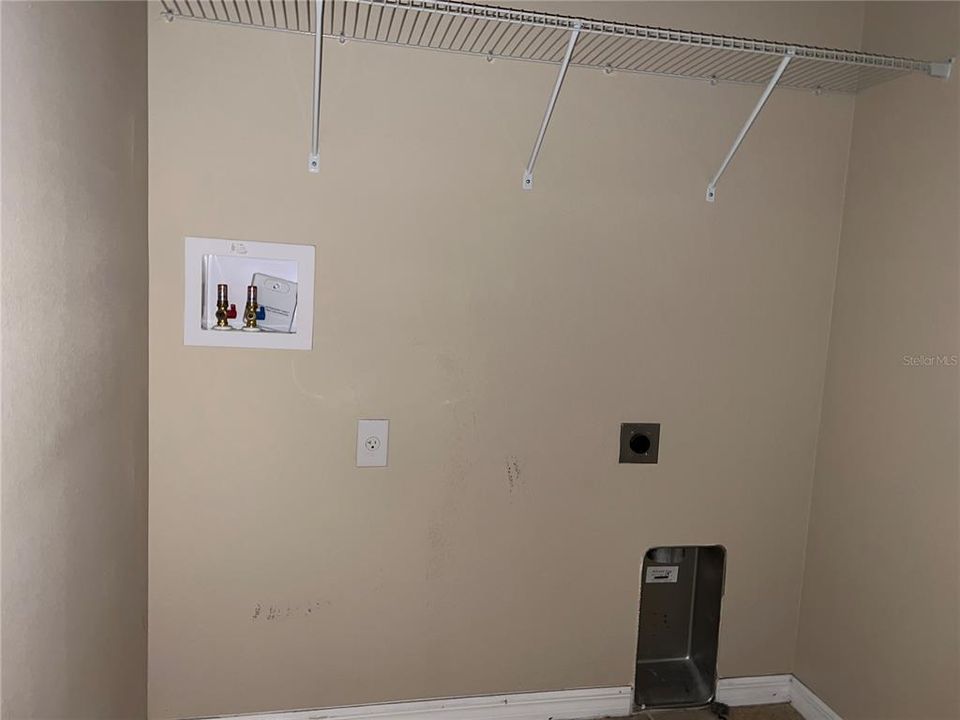 For Sale: $285,000 (3 beds, 2 baths, 2075 Square Feet)
