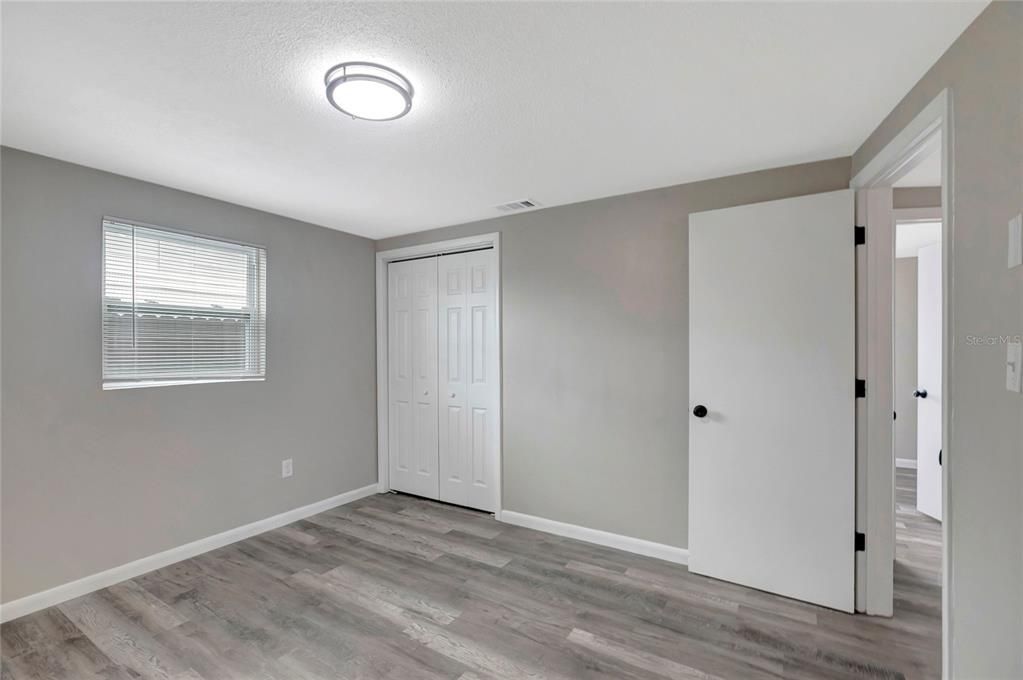 For Sale: $224,900 (2 beds, 2 baths, 1084 Square Feet)