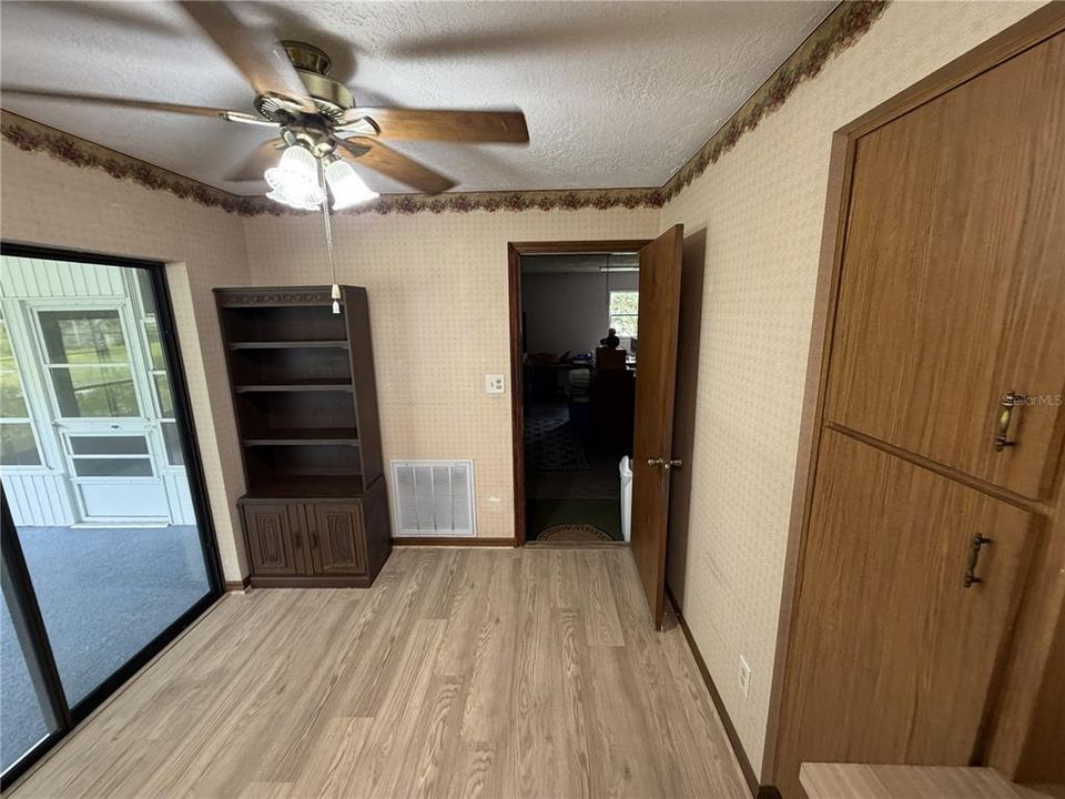 For Sale: $289,900 (3 beds, 2 baths, 1352 Square Feet)