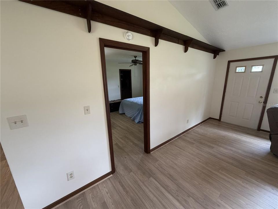 For Sale: $289,900 (3 beds, 2 baths, 1352 Square Feet)