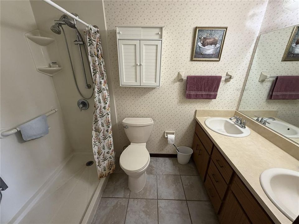 For Sale: $289,900 (3 beds, 2 baths, 1352 Square Feet)