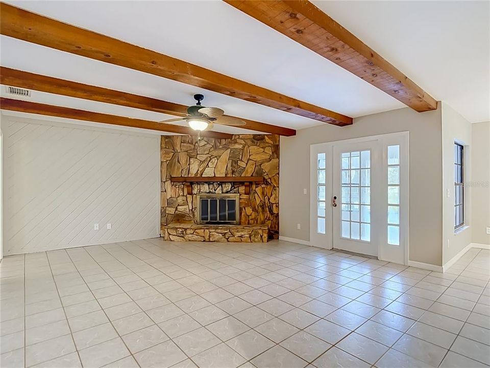 На продажу: $627,000 (3 спален, 2 ванн, 1905 Квадратных фут)