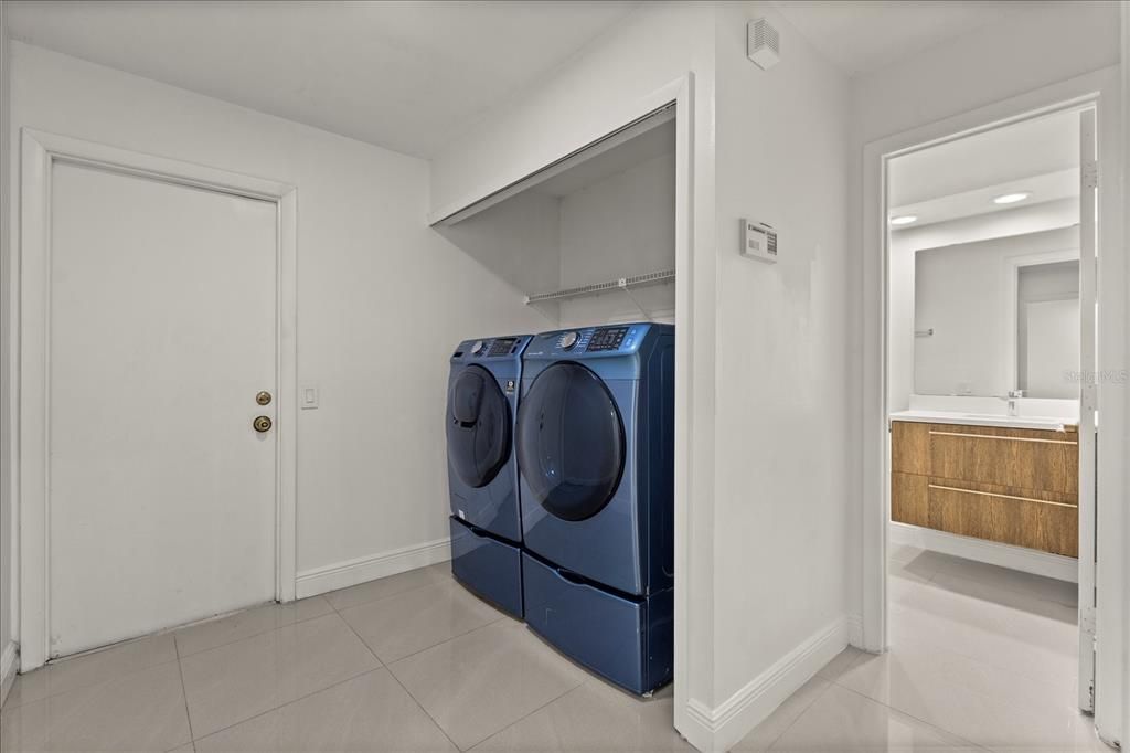 В аренду: $4,350 (4 спален, 3 ванн, 2449 Квадратных фут)