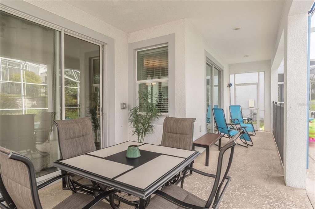 For Sale: $560,000 (6 beds, 5 baths, 3291 Square Feet)