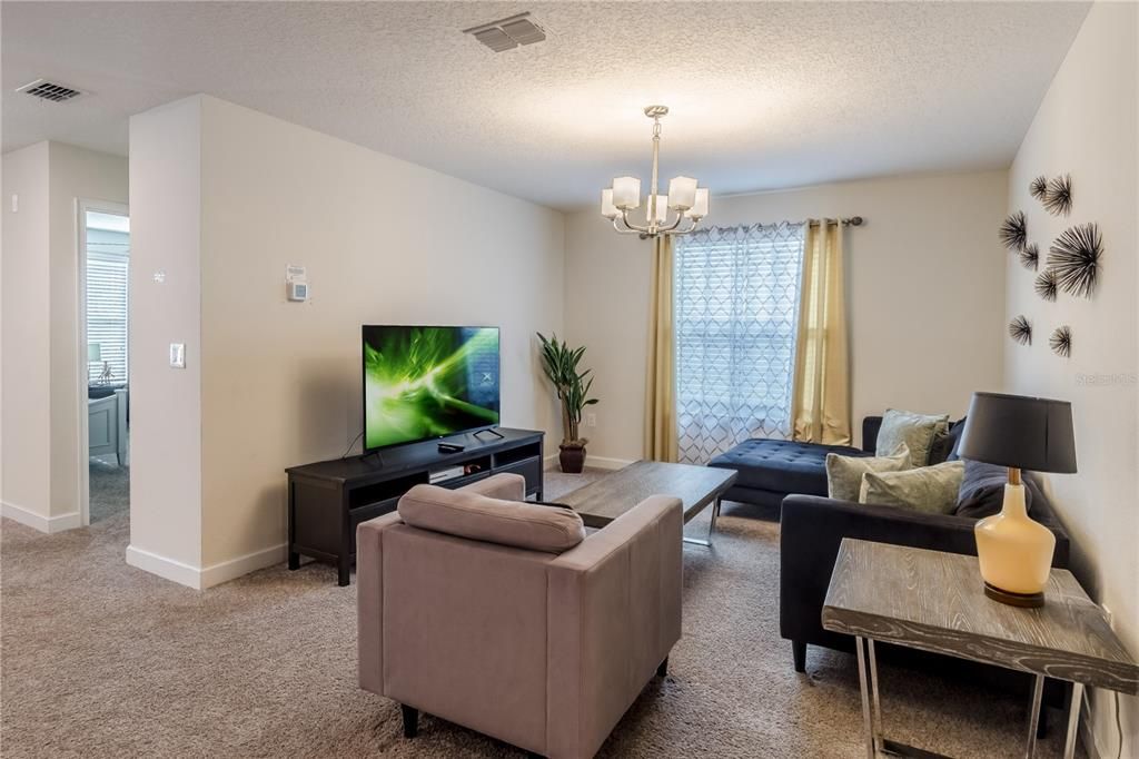 For Sale: $560,000 (6 beds, 5 baths, 3291 Square Feet)