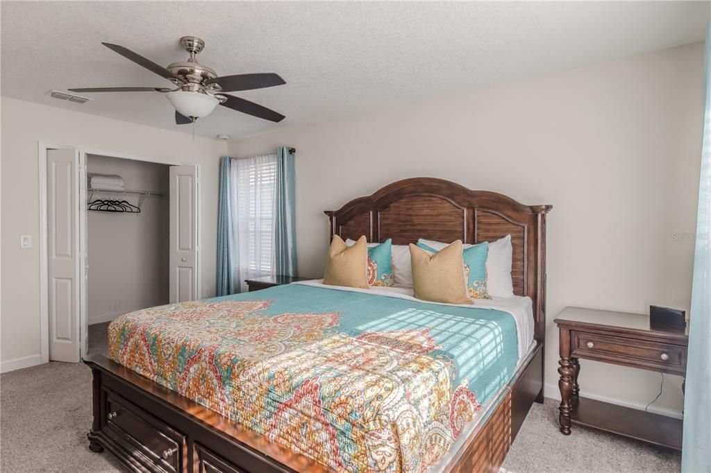 For Sale: $560,000 (6 beds, 5 baths, 3291 Square Feet)