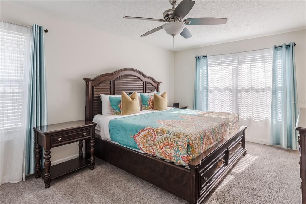 For Sale: $560,000 (6 beds, 5 baths, 3291 Square Feet)