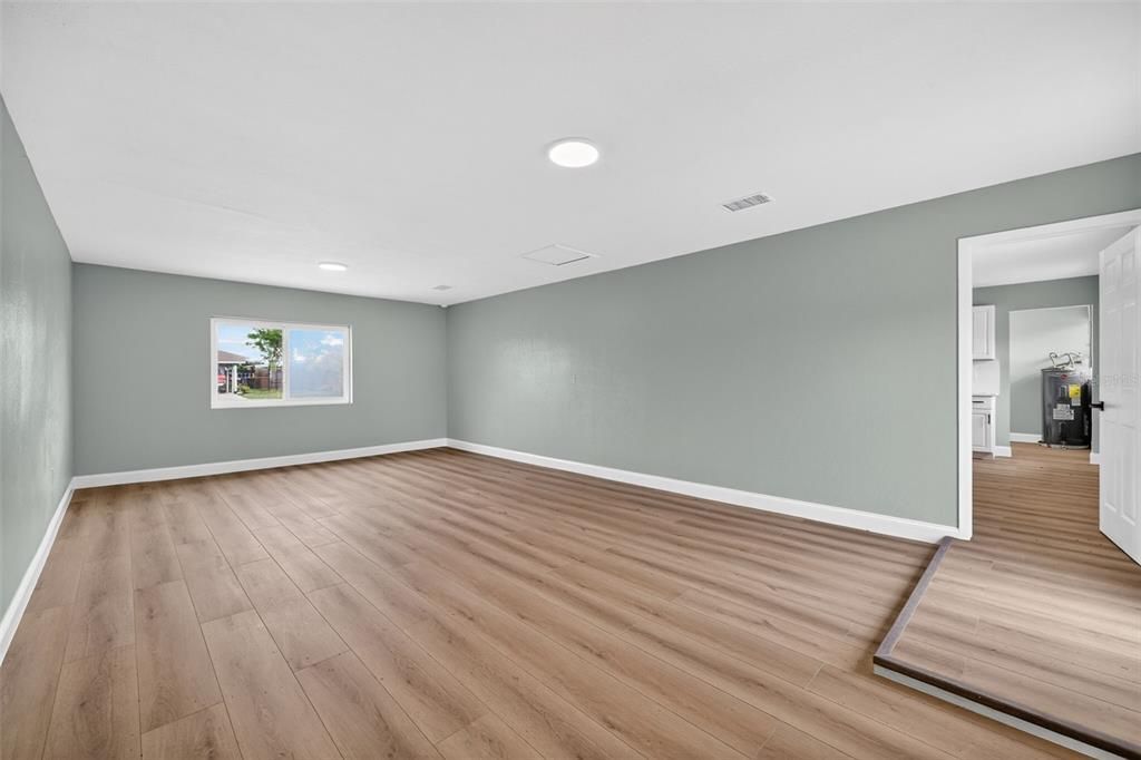 На продажу: $399,900 (3 спален, 2 ванн, 1624 Квадратных фут)