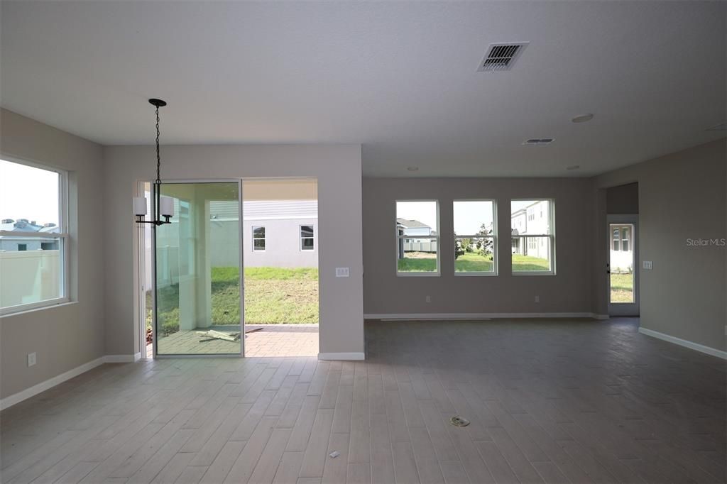 En Venta: $569,990 (5 camas, 5 baños, 3783 Pies cuadrados)
