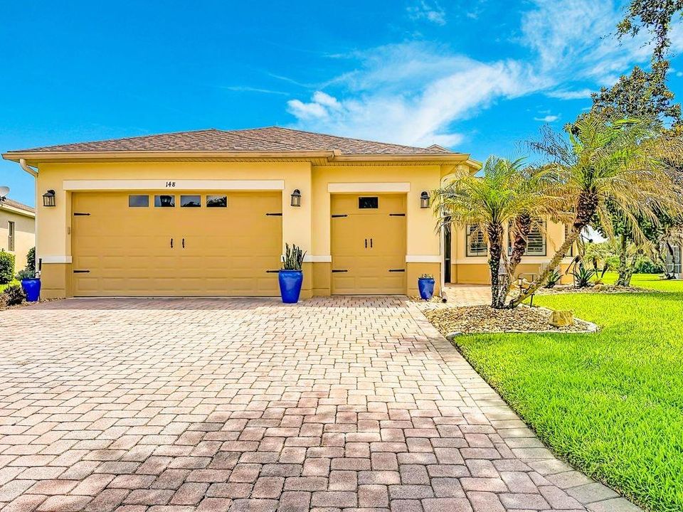 En Venta: $410,000 (2 camas, 2 baños, 2211 Pies cuadrados)