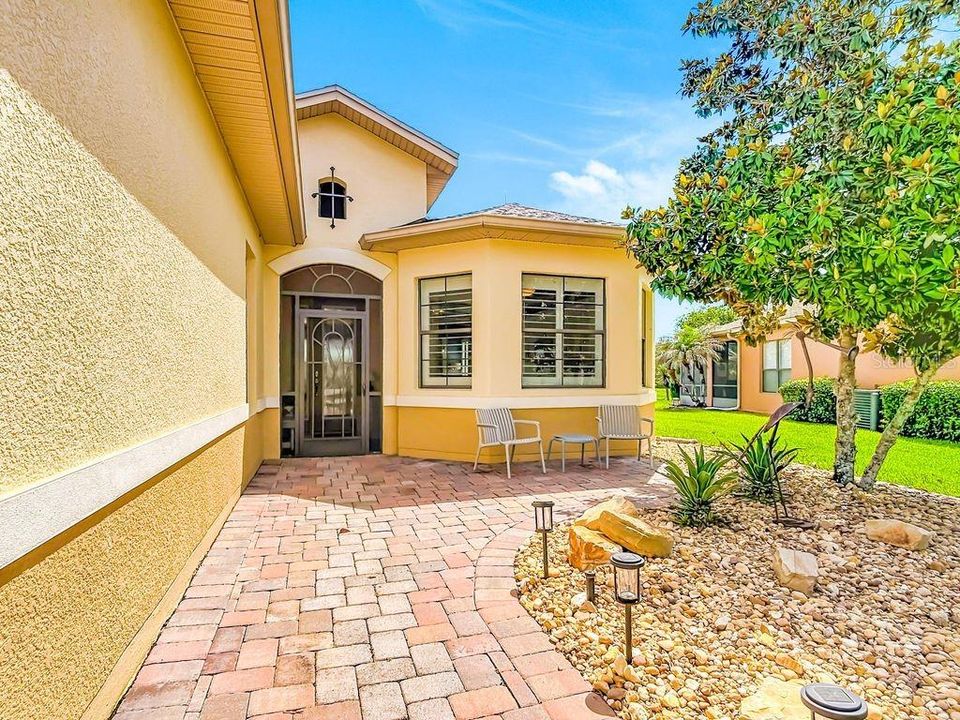 En Venta: $410,000 (2 camas, 2 baños, 2211 Pies cuadrados)