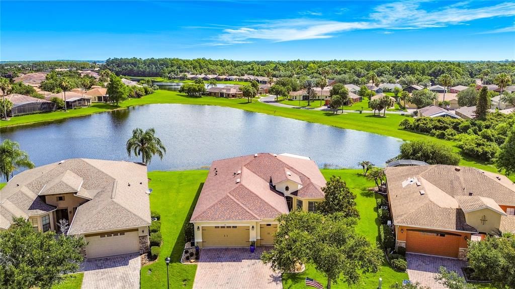 En Venta: $410,000 (2 camas, 2 baños, 2211 Pies cuadrados)