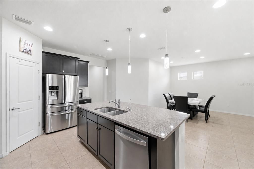 For Sale: $460,000 (3 beds, 2 baths, 1975 Square Feet)