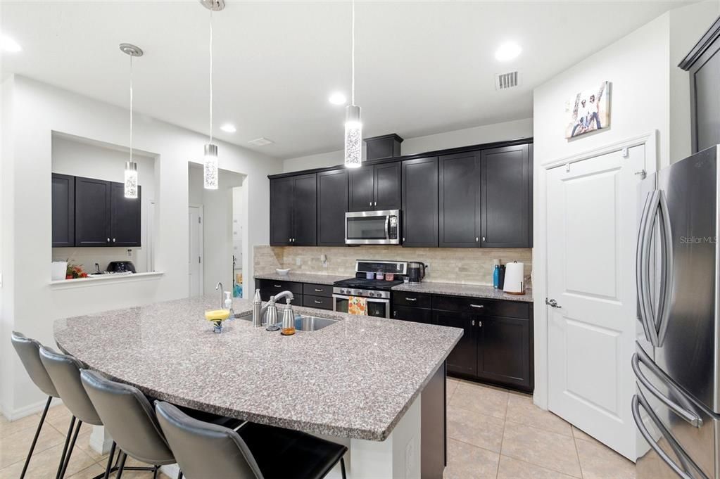 For Sale: $460,000 (3 beds, 2 baths, 1975 Square Feet)