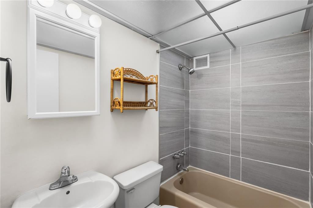 For Sale: $320,000 (3 beds, 2 baths, 1163 Square Feet)