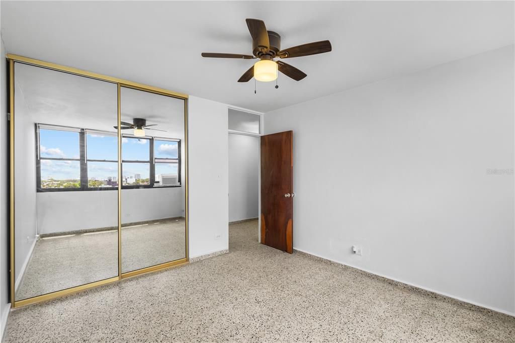 For Sale: $320,000 (3 beds, 2 baths, 1163 Square Feet)