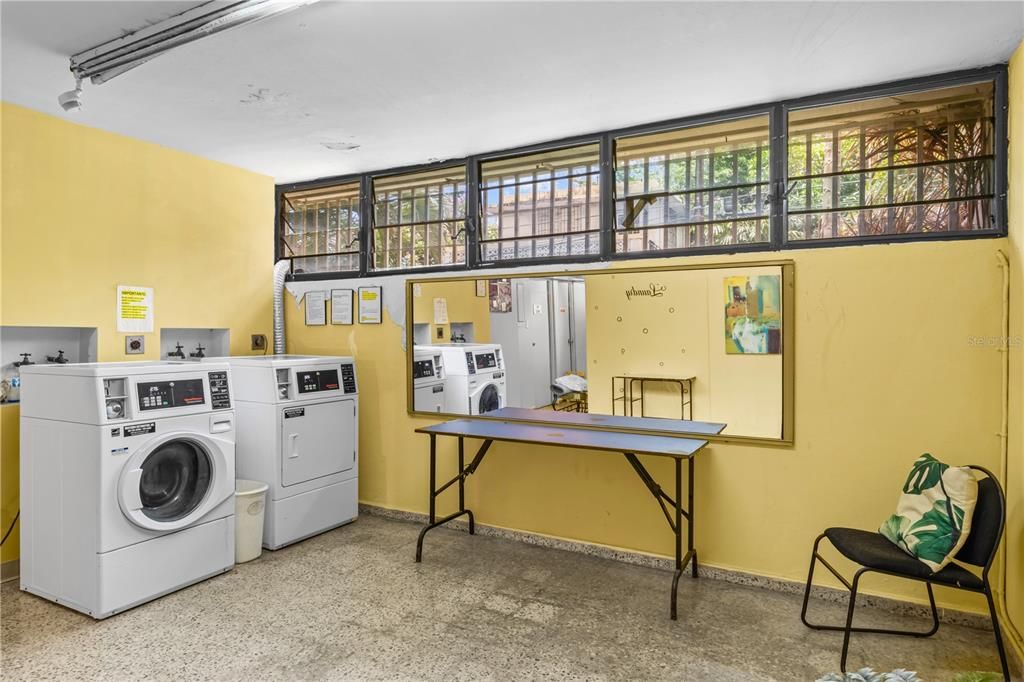 For Sale: $320,000 (3 beds, 2 baths, 1163 Square Feet)