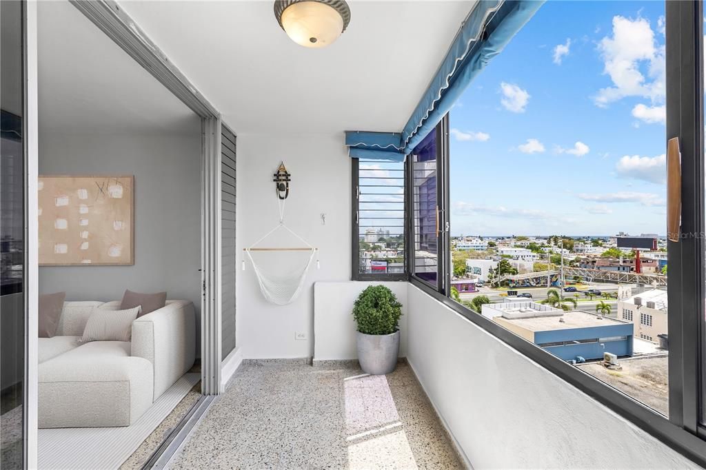 For Sale: $320,000 (3 beds, 2 baths, 1163 Square Feet)