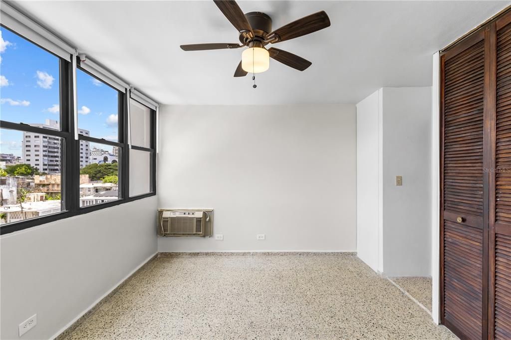 For Sale: $320,000 (3 beds, 2 baths, 1163 Square Feet)